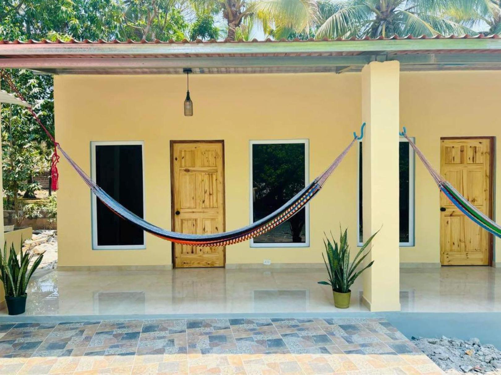 Hostal Camila'S Tamanique Exterior photo