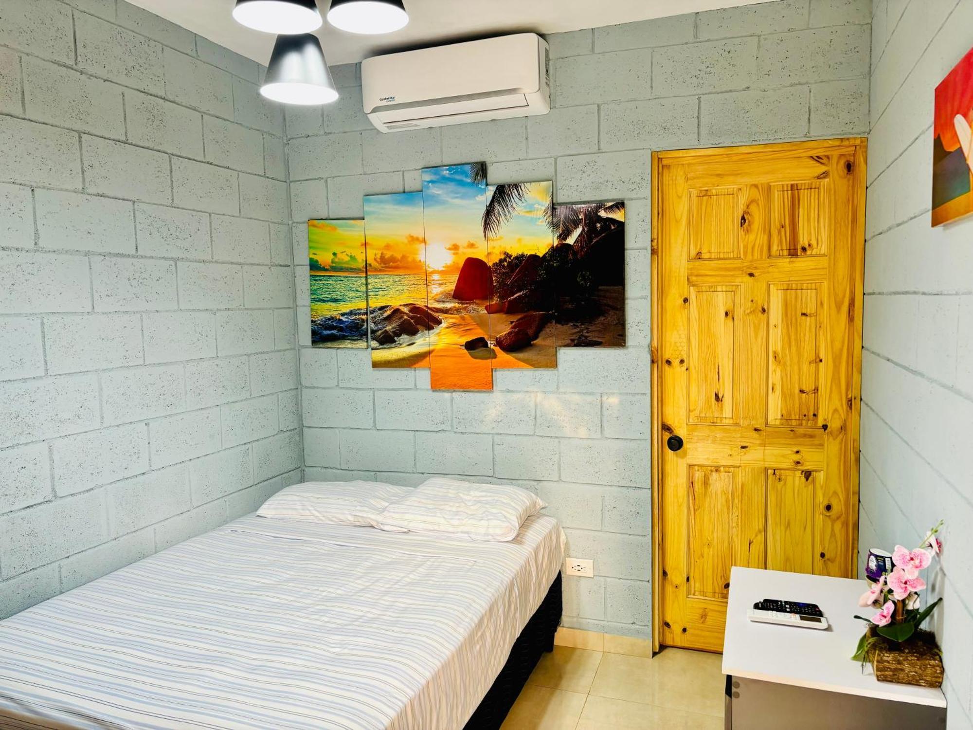 Hostal Camila'S Tamanique Exterior photo